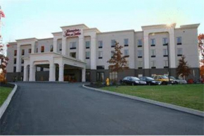  Hampton Inn and Suites Jamestown  Джеймстаун